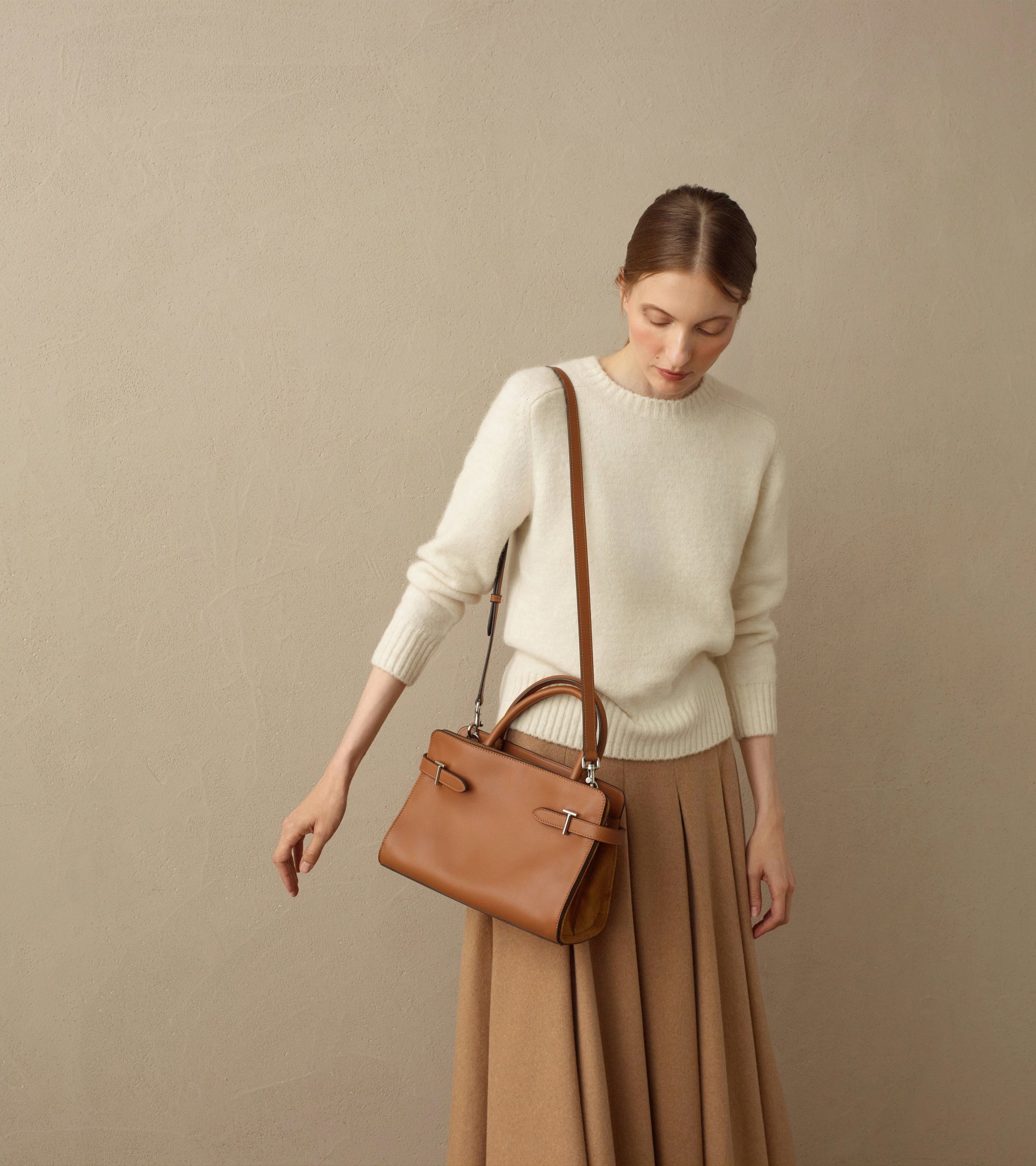 Bolso mediano modelo Emie de piel granulada y nobuk