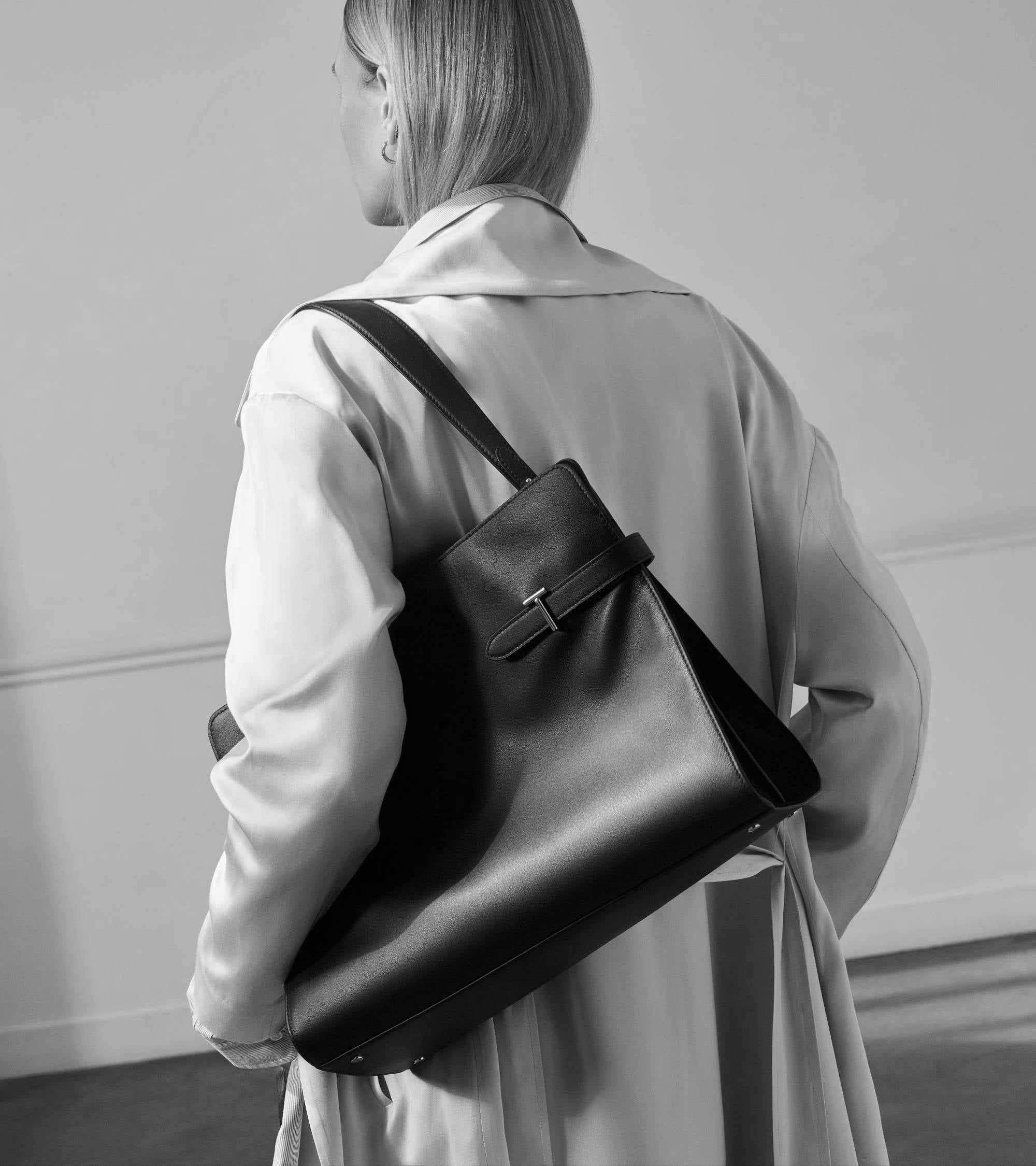 Sac porté épaule modèle maxi Emie en cuir lisse et refente de velours