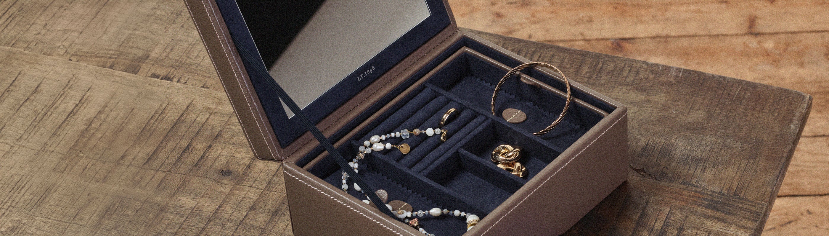 Boite à bijoux et coffret à montres