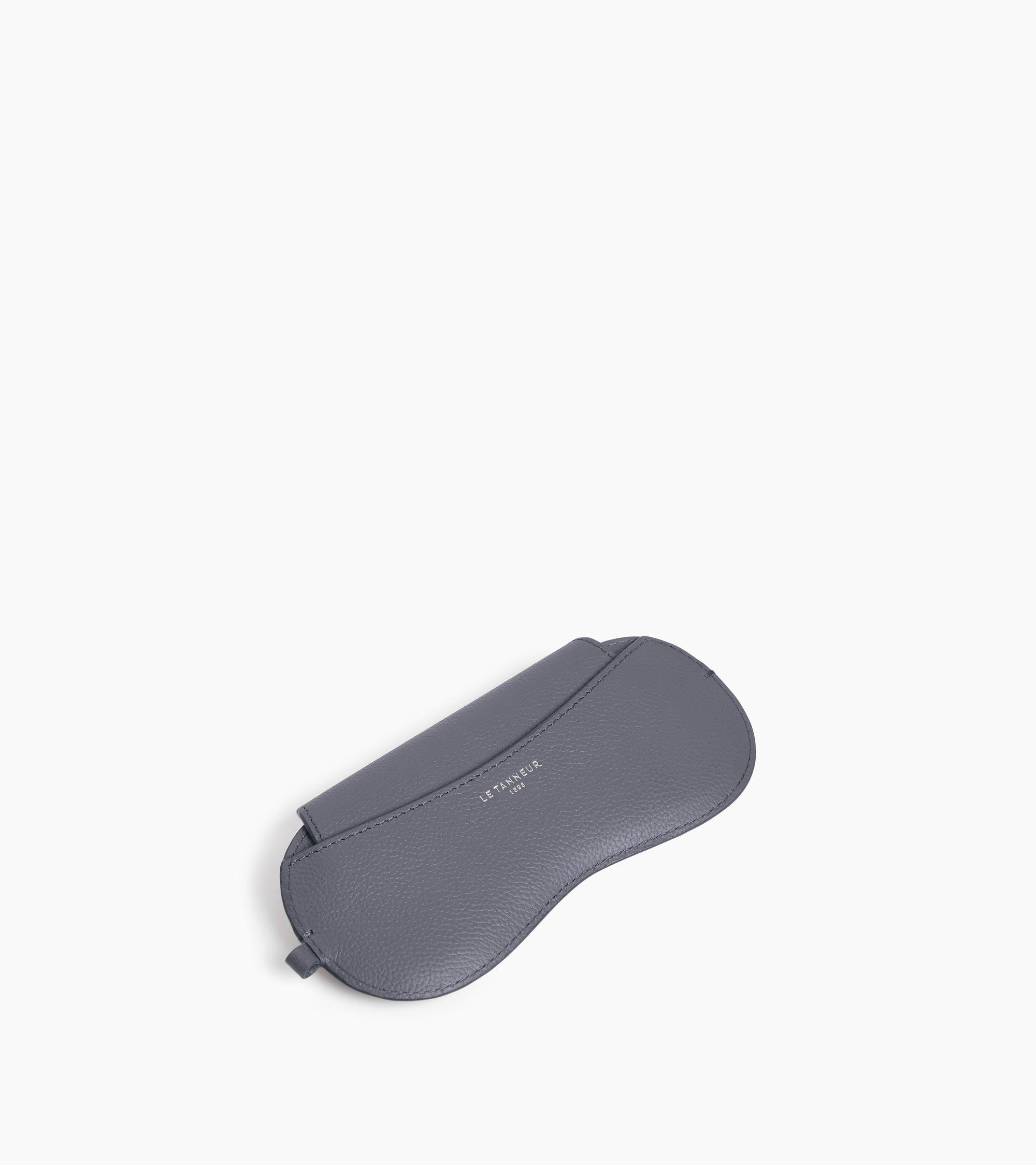 Glasses case with charms in grained leather