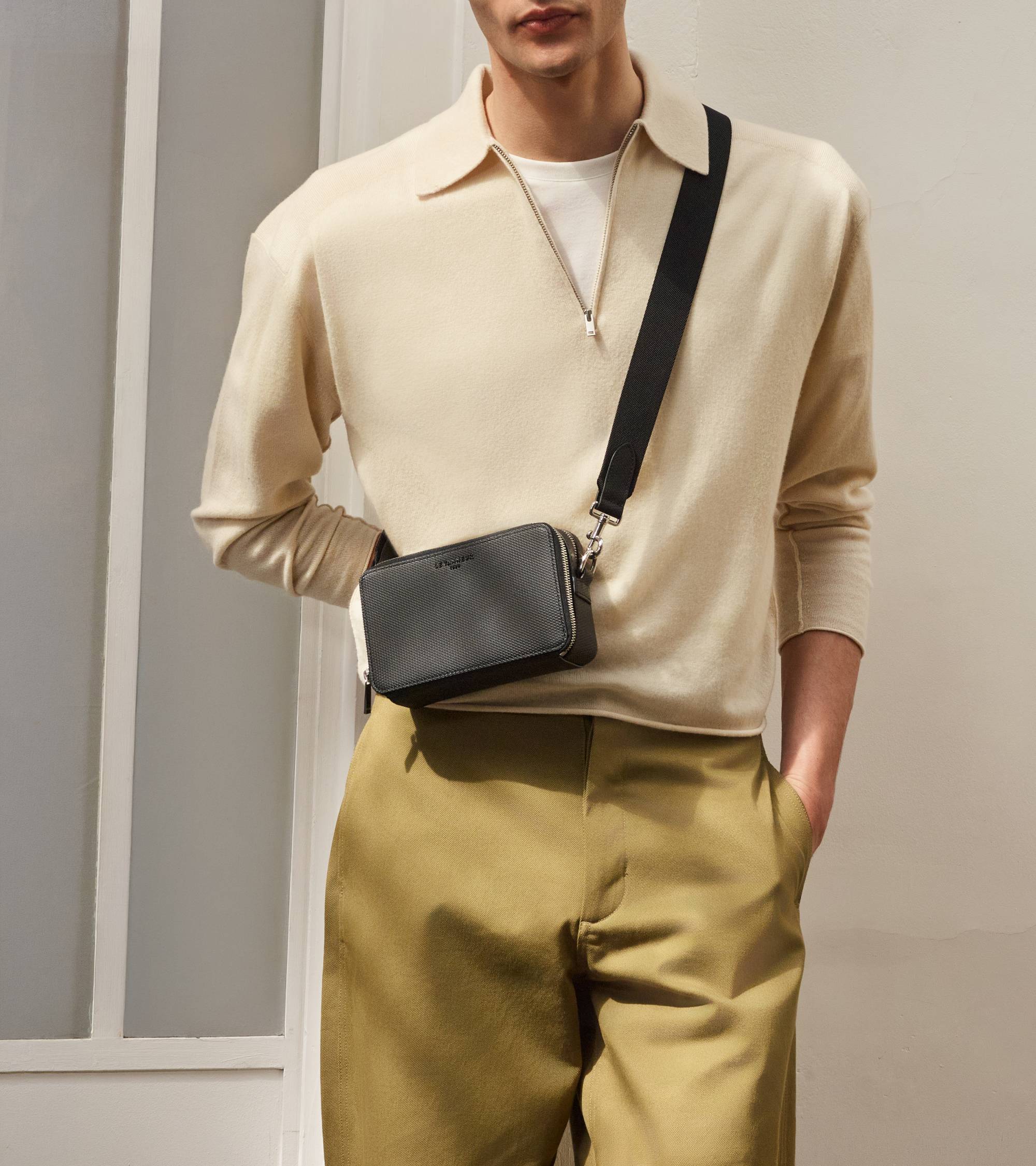 Emile small 2-compartment pouch in signature T leather